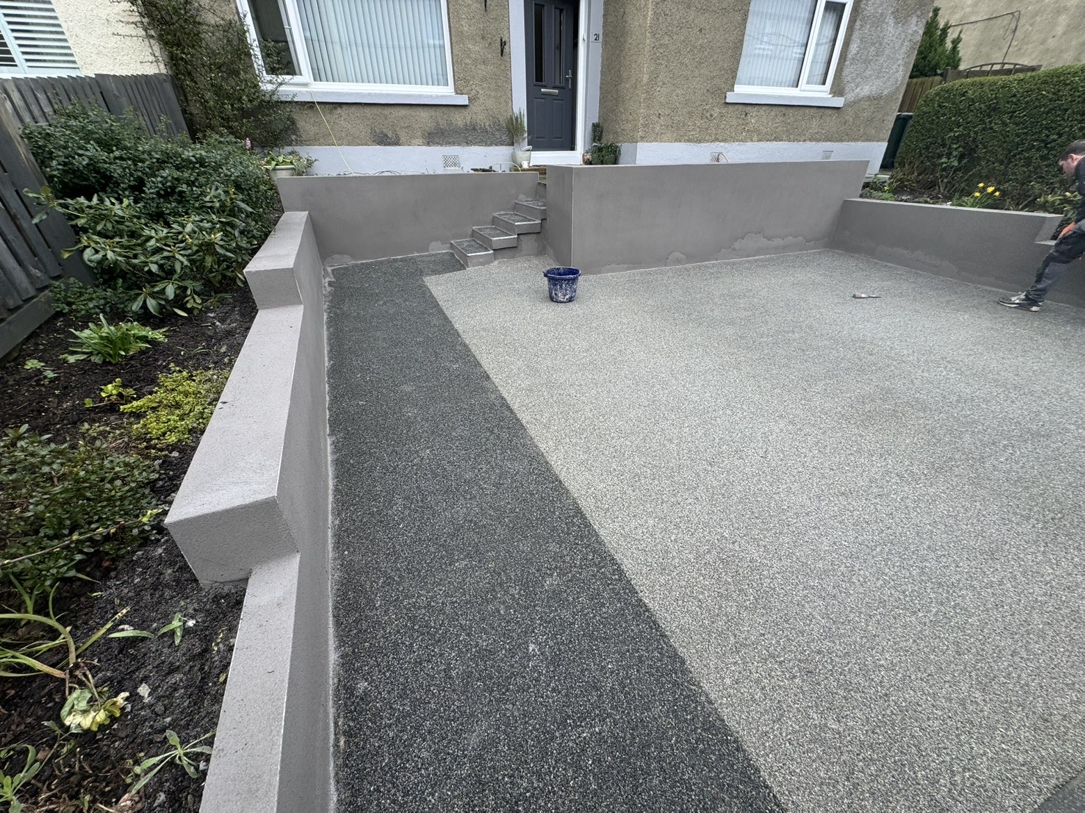 Freshly rendered garden walls and resin driveway in Edinburgh